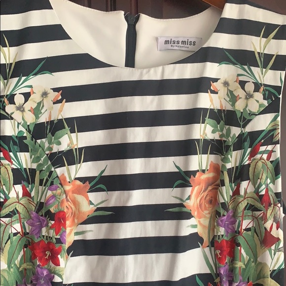 Summer dress - Picture 2 of 3